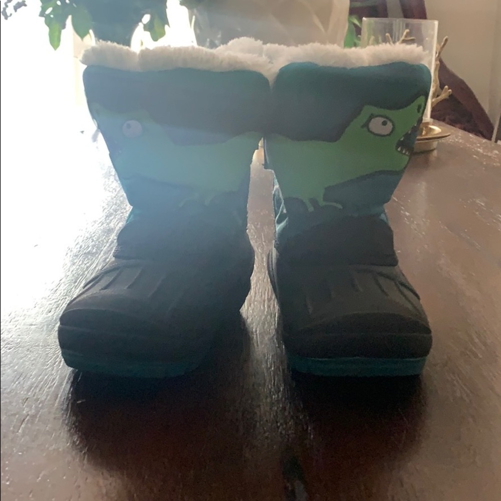 Target snow boots for kids. Used only once!